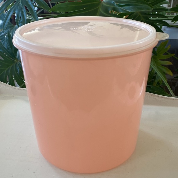 Vintage Eagle Super Seal Pink Container. Made in USA - Picture 6 of 6